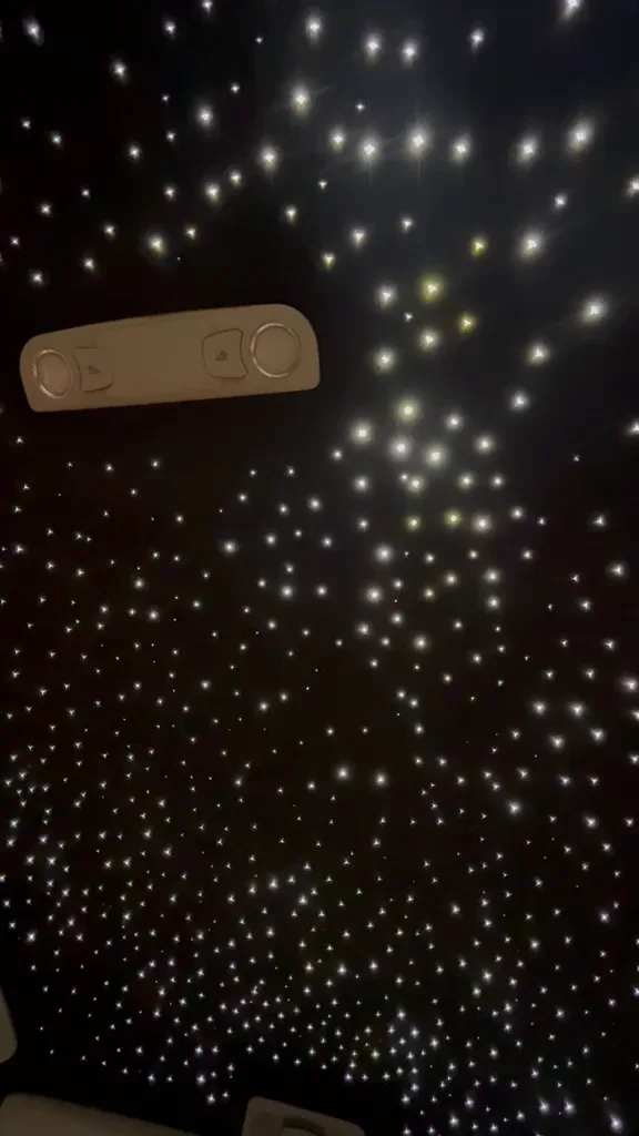 Ciel étoilé blanc chaud sur Audi A6